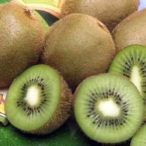Buah kiwi food kiwi fruit 300x300 Manfaat Buah Kiwi Yang Tak Anda Ketahui